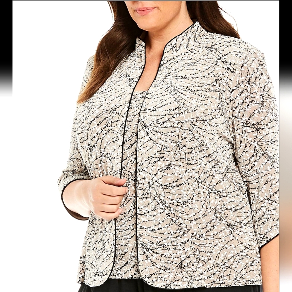Nwot Alex Evenings Woman Tan/Creme/Black Silver Sparkle 2 pc Knit Top